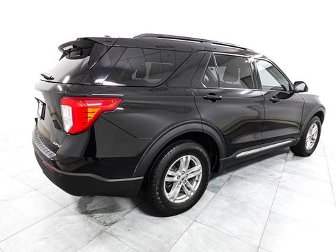 Used 2021 Ford Explorer XLT AWD/4WD image 6