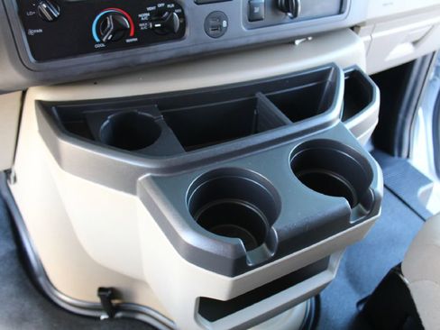 Used 2022 Ford E-450 and Econoline 450 Super Duty w/ Motorhome Prep Package image 58