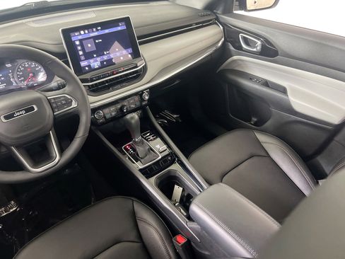 Used 2024 Jeep Compass Limited image 21