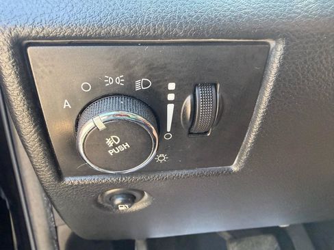 Used 2013 Jeep Grand Cherokee Overland w/ Advance Technology Group AWD/4WD image 19