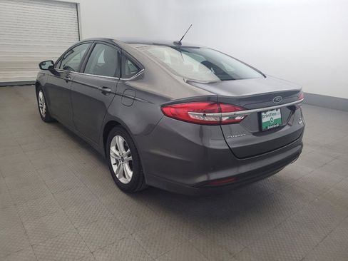 Used 2018 Ford Fusion SE w/ Fusion SE Technology Package FWD image 5
