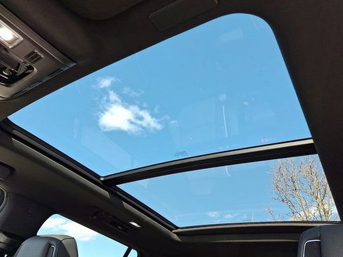 Certified 2025 Cadillac Escalade Premium Luxury image 14