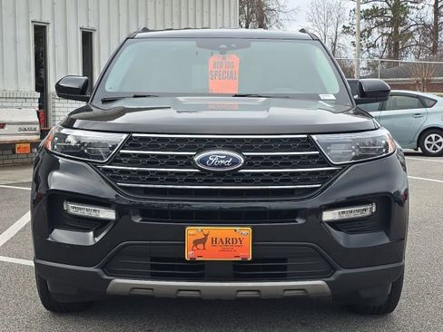 Used 2022 Ford Explorer XLT w/ Equipment Group 202A image 9