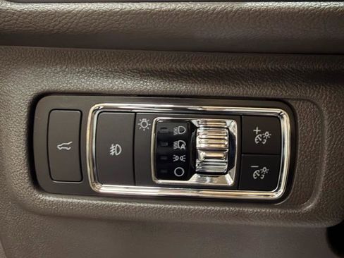 Used 2020 Lincoln Corsair Reserve w/ Equipment Group 201A FWD image 17