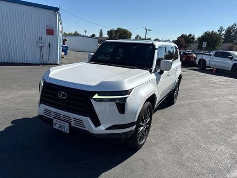 Used 2024 Lexus GX 550 w/ Cold Area Package AWD/4WD image 5