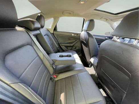 Used 2023 Volkswagen Jetta SE w/ Panoramic Sunroof Package FWD image 18