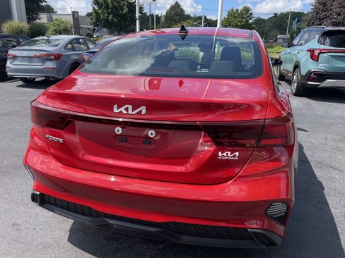 Used 2023 Kia Forte LXS w/ LXS Technology Package FWD image 4