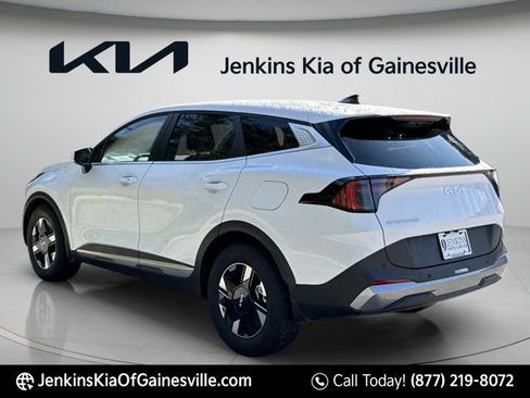 New 2026 Kia Sportage LX FWD image 5