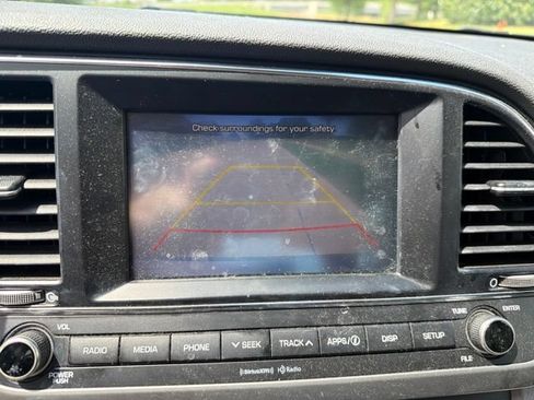Used 2018 Hyundai Elantra SEL FWD image 16