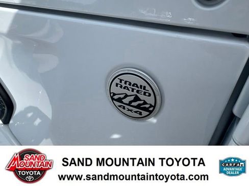 Used 2021 Jeep Gladiator Overland w/ Popular Equipment Package AWD/4WD image 9