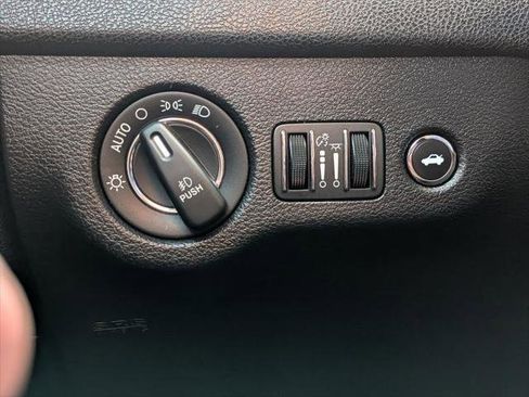 Certified 2022 Chrysler 300 Touring L image 13