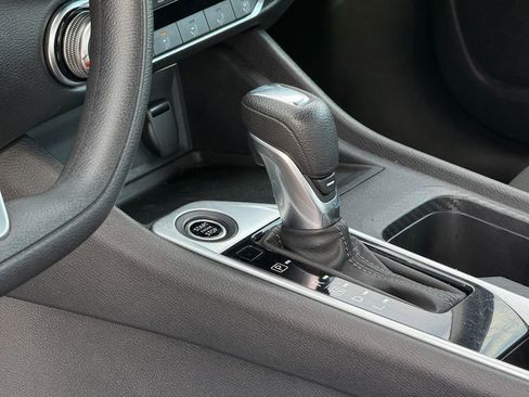 Used 2024 Nissan Sentra SV image 19