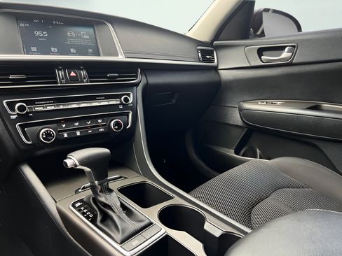 Used 2020 Kia Optima LX FWD image 52