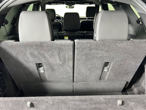 Used 2018 Land Rover Discovery HSE image 21