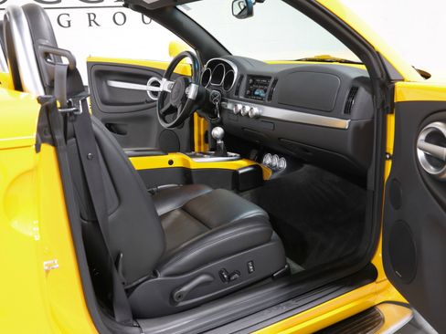 Used 2005 Chevrolet SSR w/ Preferred Equipment Group image 52