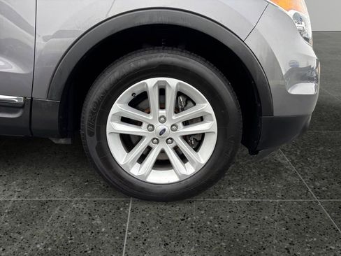 Used 2013 Ford Explorer XLT image 9