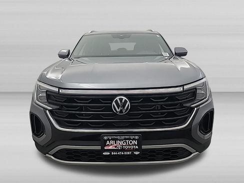 Used 2025 Volkswagen Atlas Cross Sport SE FWD image 9