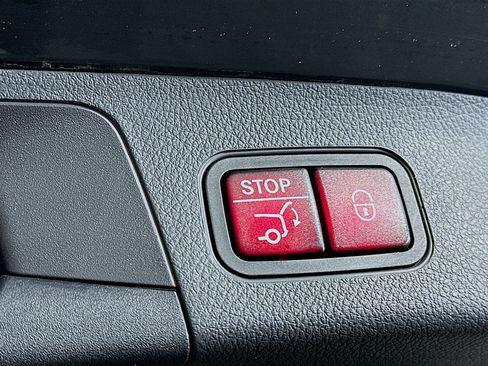 Used 2025 Mercedes-Benz GLA 250 image 28