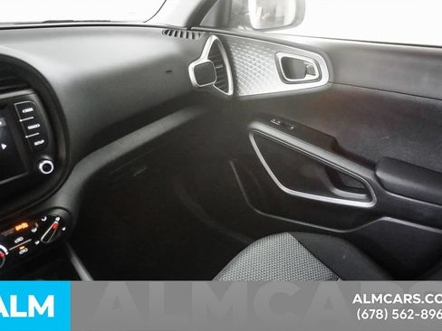 Used 2025 Kia Soul LX w/ LX Technology Package FWD image 33