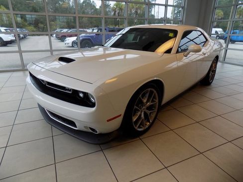 Certified 2022 Dodge Challenger GT image 3