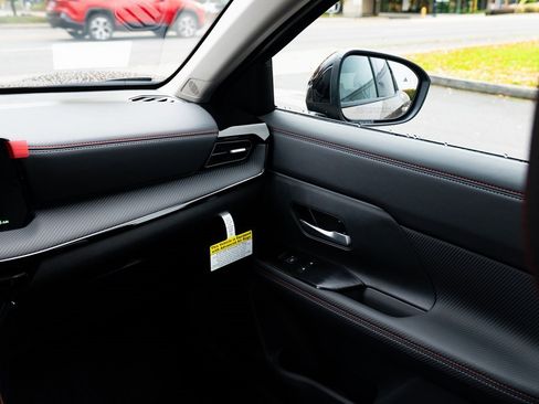 New 2026 Nissan Kicks SR image 10