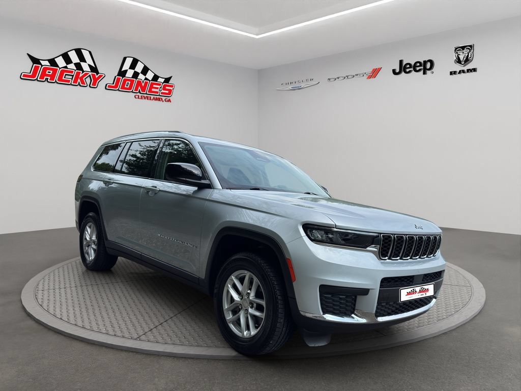 Used 2023 Jeep Grand Cherokee L Laredo w/ Luxury Tech Group I RWD image 11