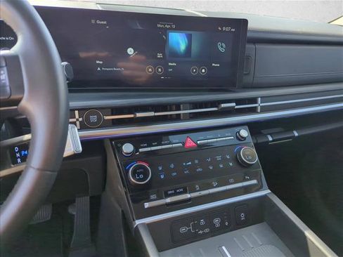 Used 2024 Hyundai Santa Fe Limited image 14