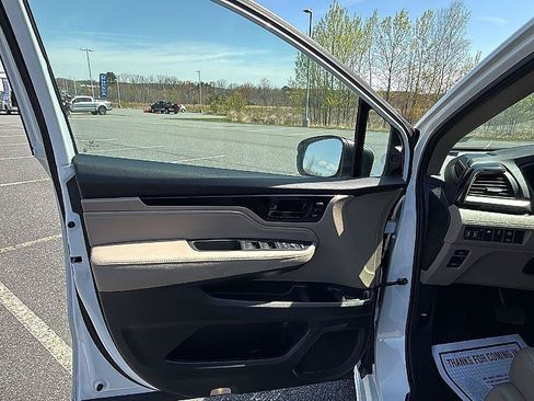Used 2024 Honda Odyssey Touring image 23