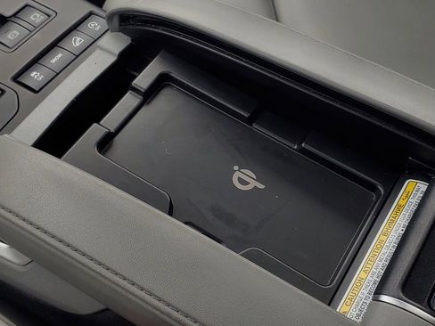 Used 2021 Toyota Highlander XLE image 30