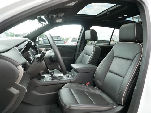 Used 2023 Chevrolet Traverse Premier AWD/4WD image 33