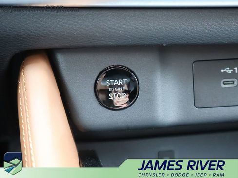 Used 2026 Nissan Rogue Platinum w/ Platinum Premium Package AWD/4WD image 33