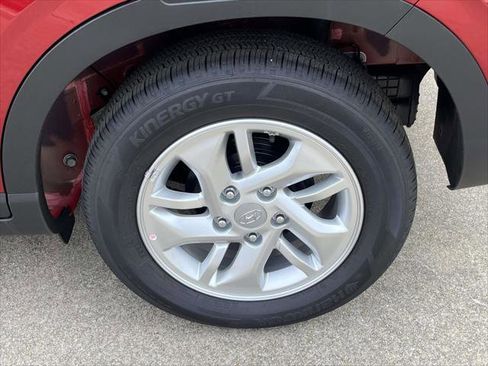 New 2025 Hyundai Venue SE image 4