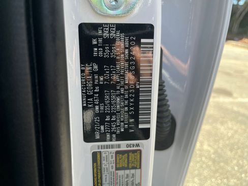 Used 2025 Kia Sportage LX FWD image 28