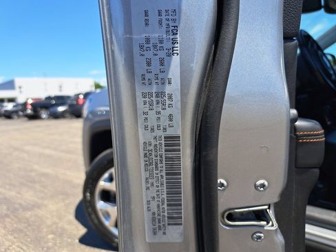 Used 2020 Jeep Compass Limited AWD/4WD image 32