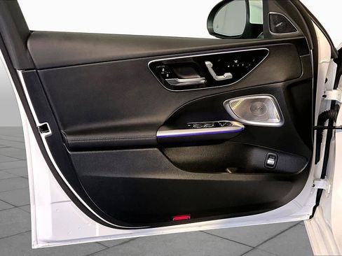 Used 2022 Mercedes-Benz C 300 4MATIC Sedan image 22