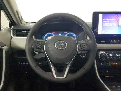 Used 2025 Toyota RAV4 Limited AWD/4WD image 17