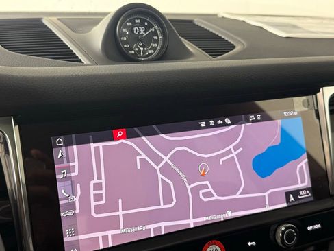 New 2026 Porsche Macan image 32