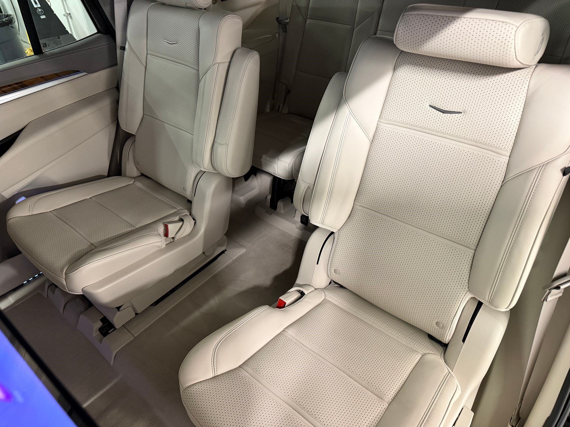 Certified 2025 Cadillac Escalade Sport Platinum w/ LPO, ONYX Package AWD/4WD image 42