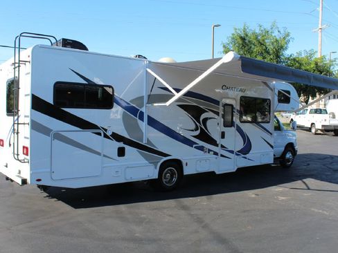 Used 2022 Ford E-450 and Econoline 450 Super Duty w/ Motorhome Prep Package image 6