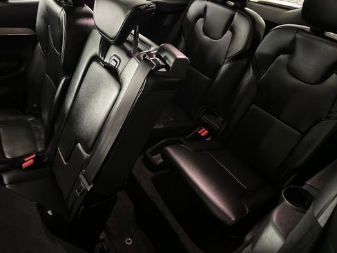 Used 2018 Volvo XC90 T5 Momentum image 14