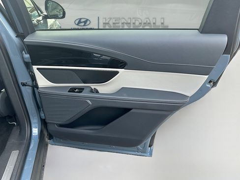 Used 2025 Lincoln Nautilus Premier image 29