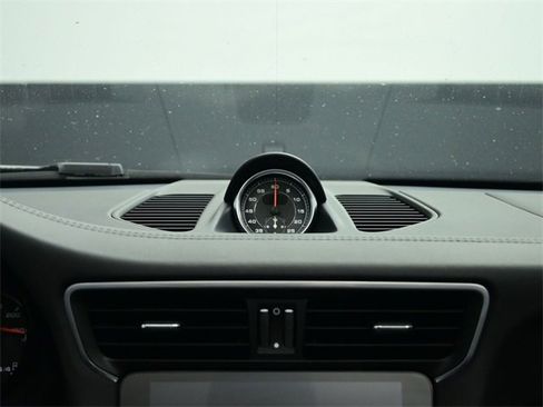 Used 2019 Porsche 911 Turbo S image 19