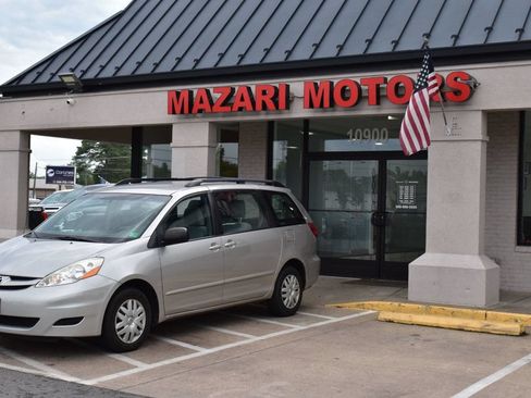 Used 2010 Toyota Sienna CE FWD image 8
