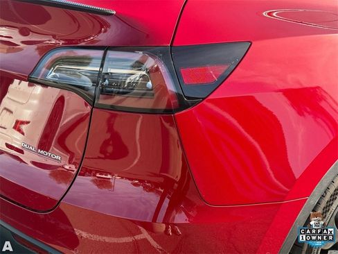 Used 2022 Tesla Model Y Performance image 9