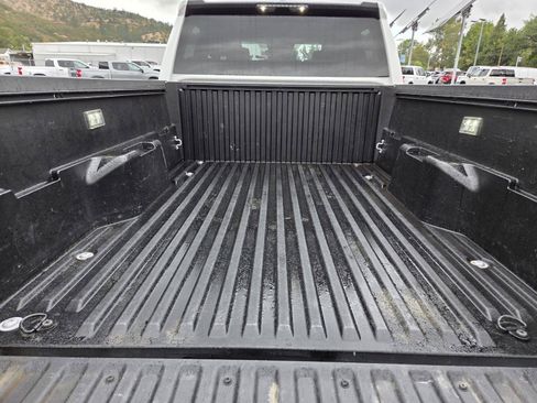 Used 2025 Toyota Tacoma SR5 AWD/4WD image 17