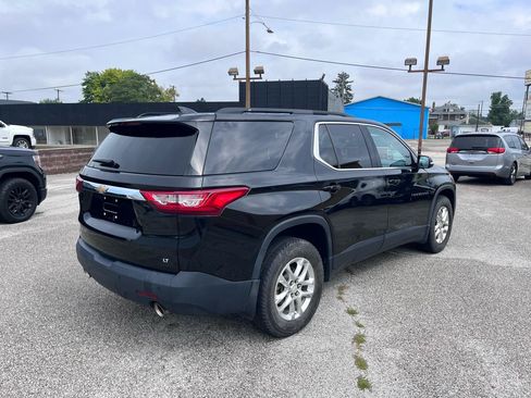 Used 2019 Chevrolet Traverse LT FWD image 3