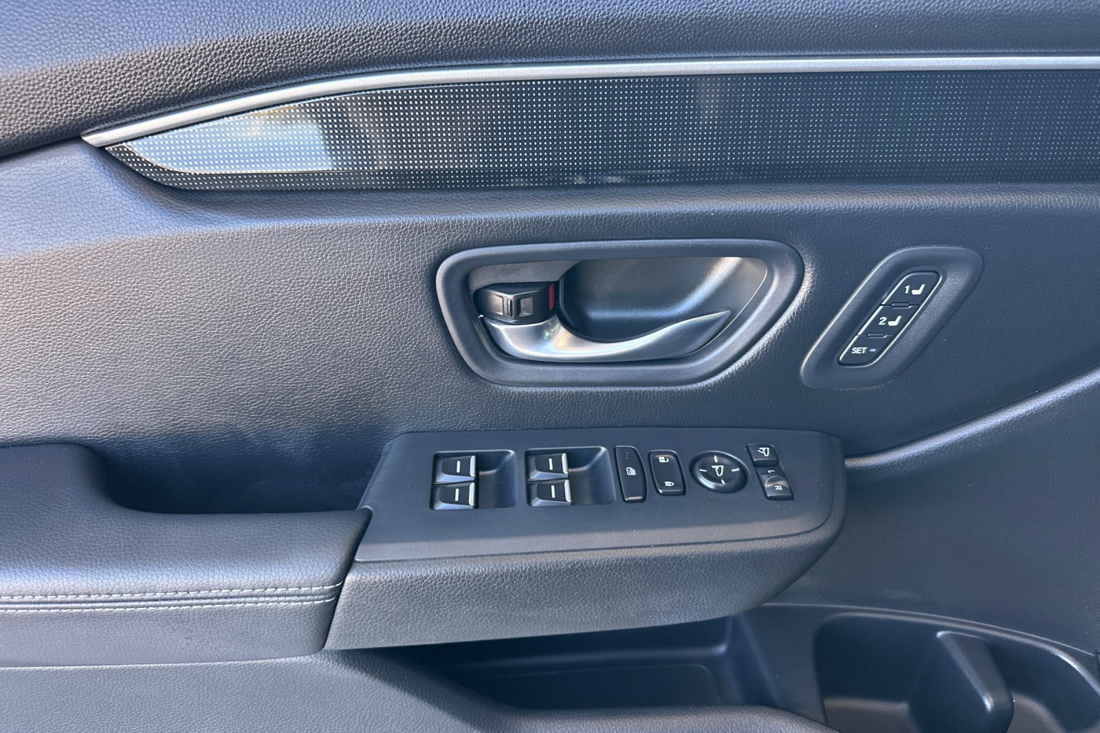 Used 2025 Honda Pilot Elite image 10