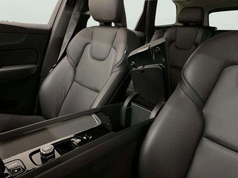 Used 2025 Volvo XC60 B5 Core image 55