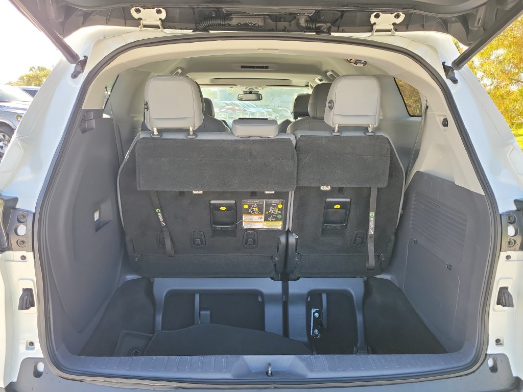 Certified 2021 Toyota Sienna XLE w/ XLE Plus Package FWD image 30