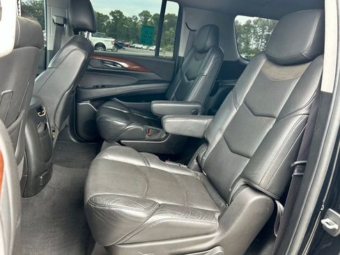 Used 2017 Cadillac Escalade ESV Luxury AWD/4WD image 20
